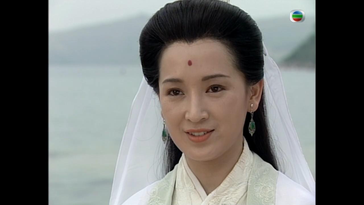 龔姐本身已是「氣質美人」,加上在《西遊記》(1996)中飾演觀音深入民心,今次搖身一變成「蛇蝎秋伯娘」絕對震撼觀眾。