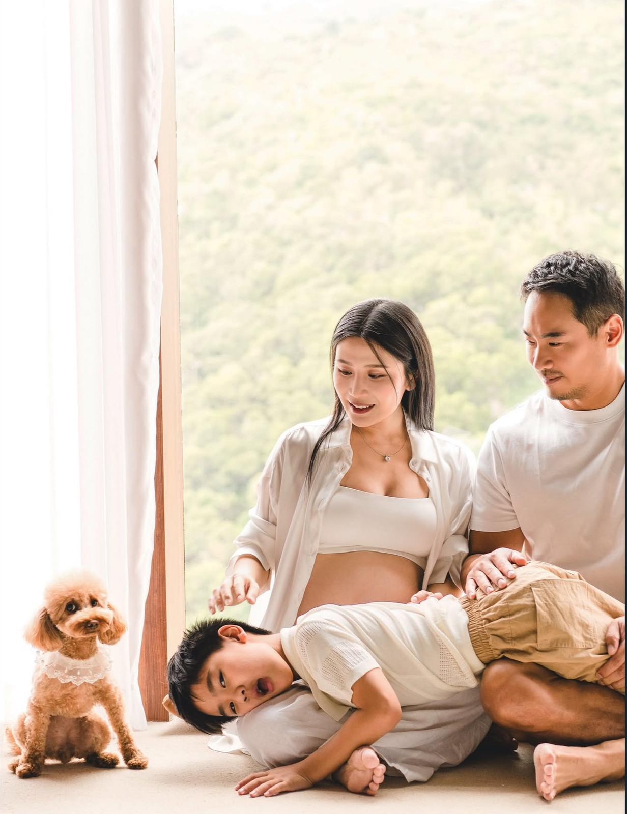 Coffee挺大肚拍孕婦寫真。