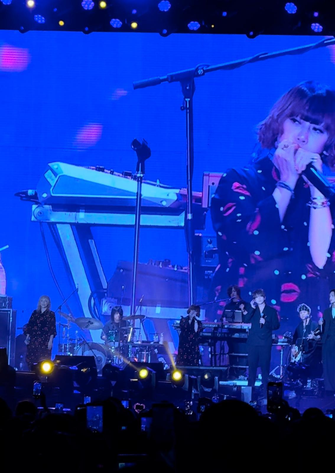 PUFFY、MIRROR四子同台合唱。