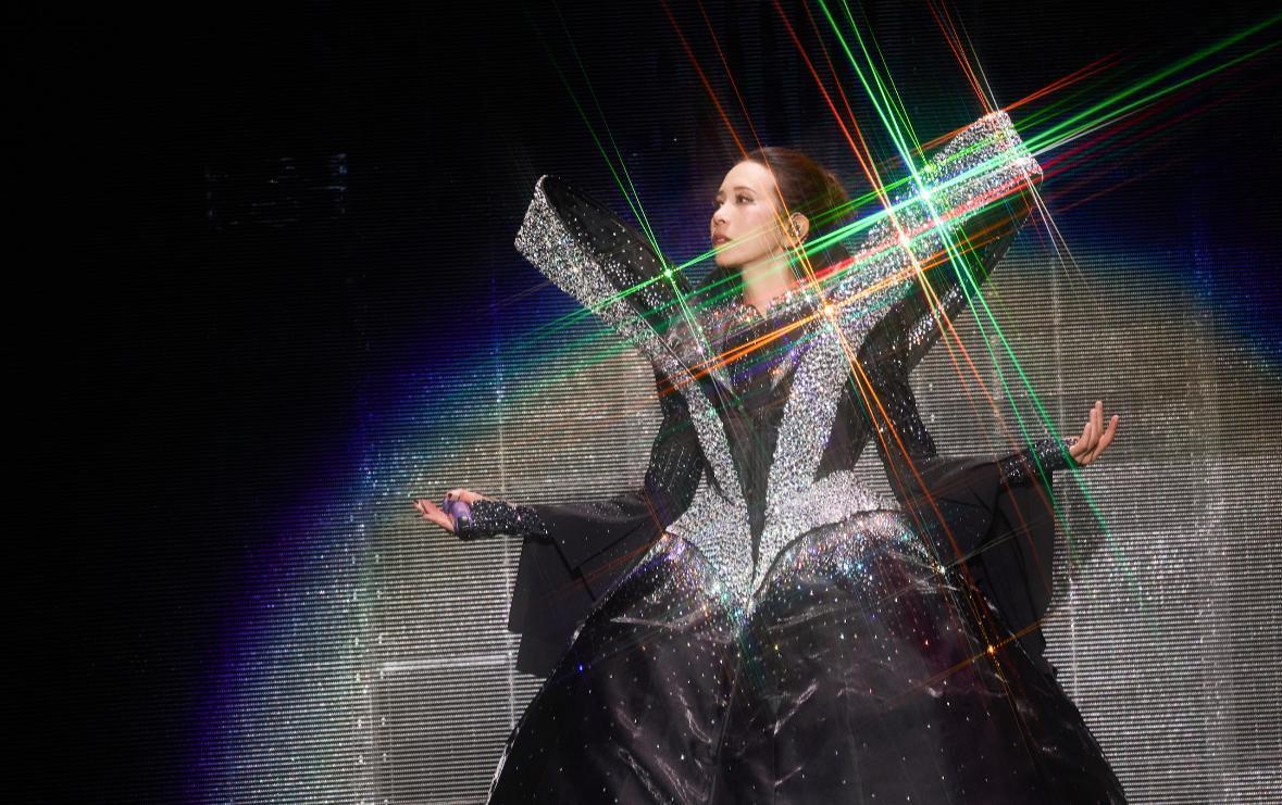 莫文蔚今日(30日)在社交平台宣布香港站演唱會取消。