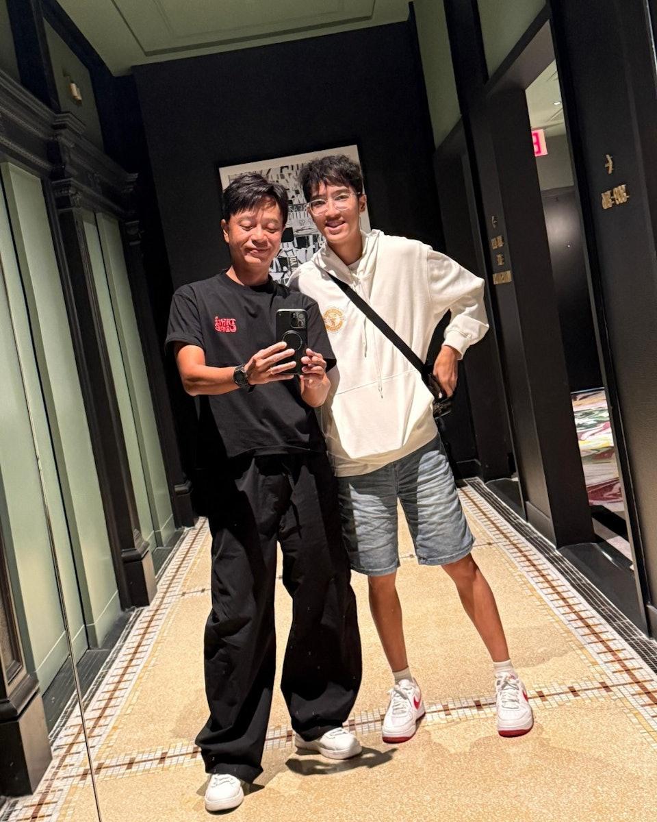 李克勤兒子李立仁與Chantel為同校同學。