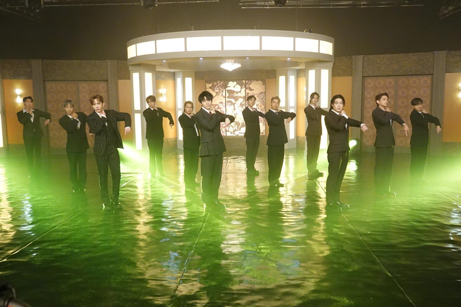 MIRROR推出最新團歌《DNA is U》。