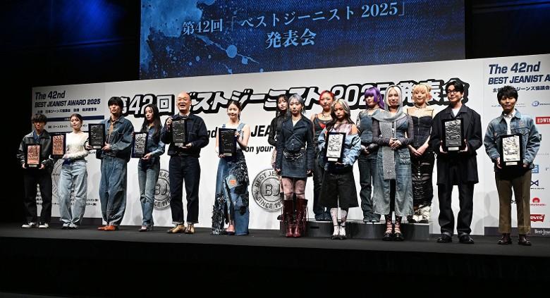 日本年度時尚盛事「第42屆最佳牛仔褲藝人」頒獎禮昨日舉行。