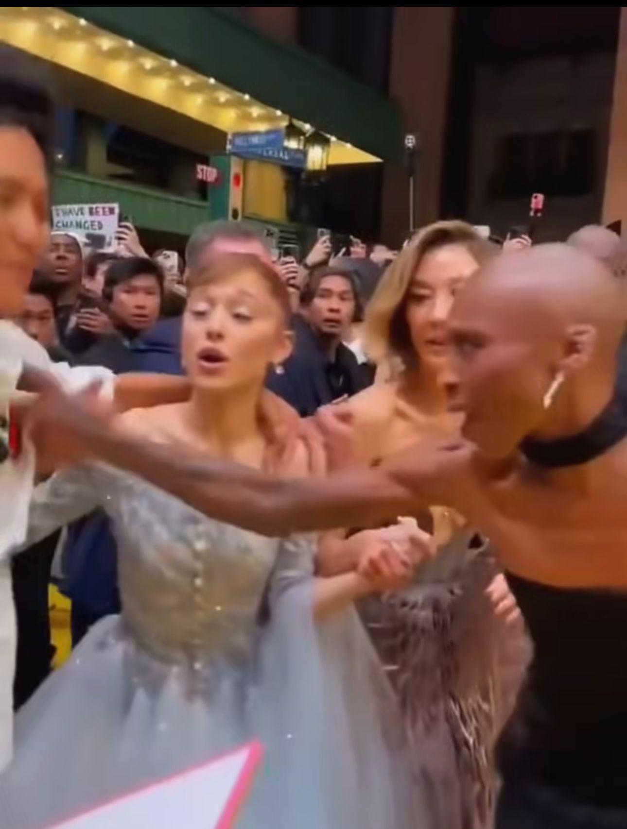 Ariana Grande遇狂迷埋身,拍檔Cynthia英勇護花。