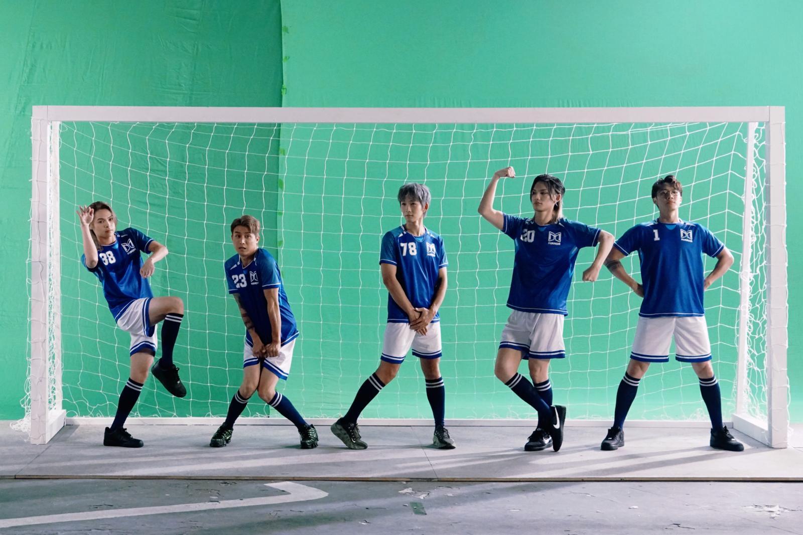 MIRROR最新團歌《DNA is U》MV復刻經典廣告。