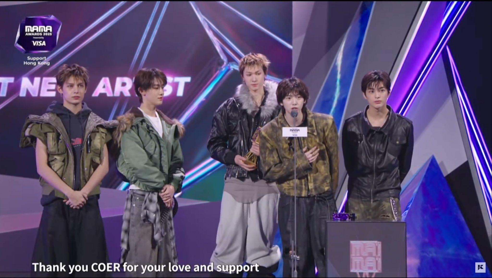 今年爆紅的CORTIS現身捧新人獎。