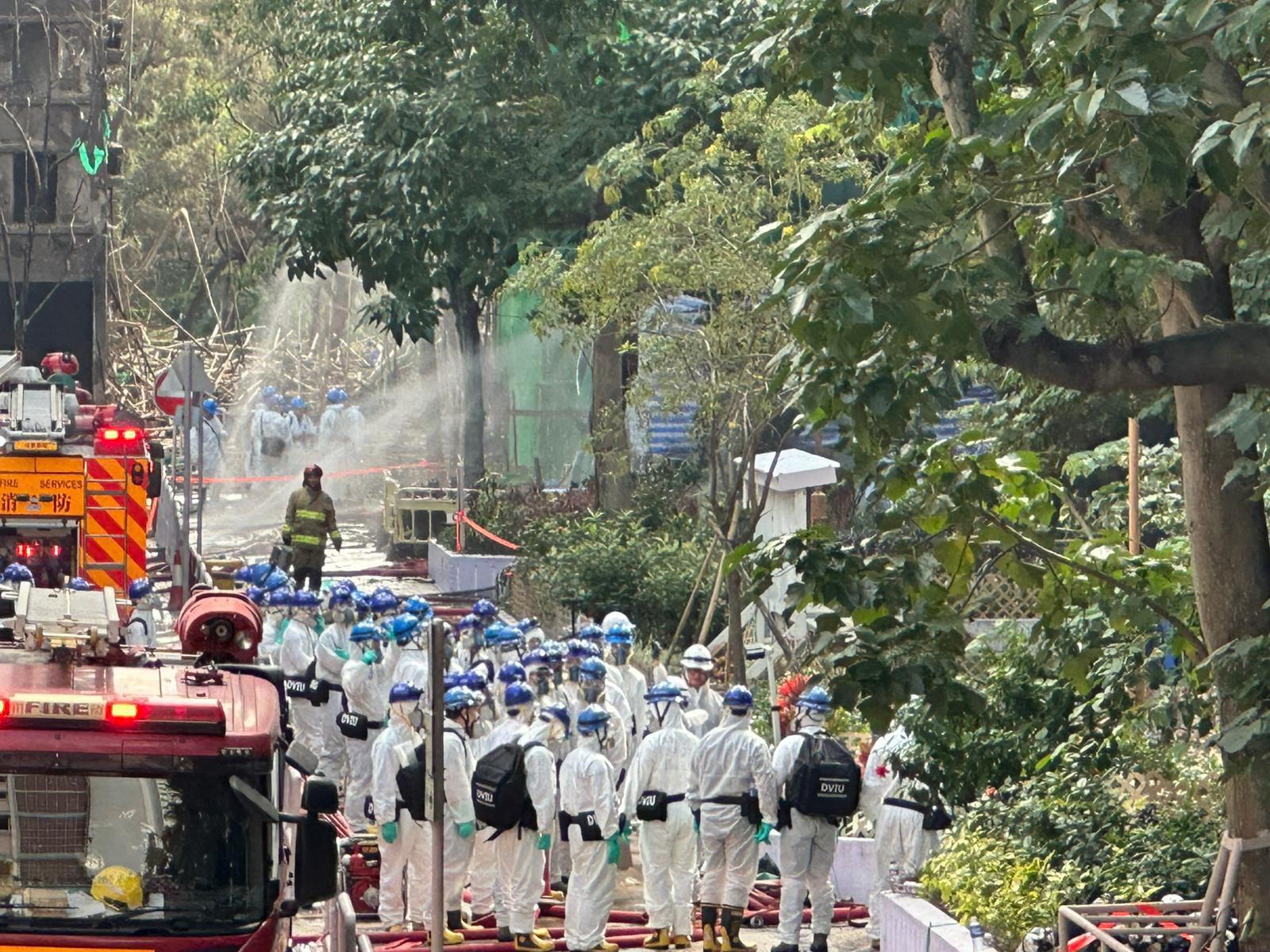 大埔宏福苑五級火造成多人死傷,在大廈內還有多具未辨識身份的遺體,警方災難遇害者辨認組今日進入現場搜索。