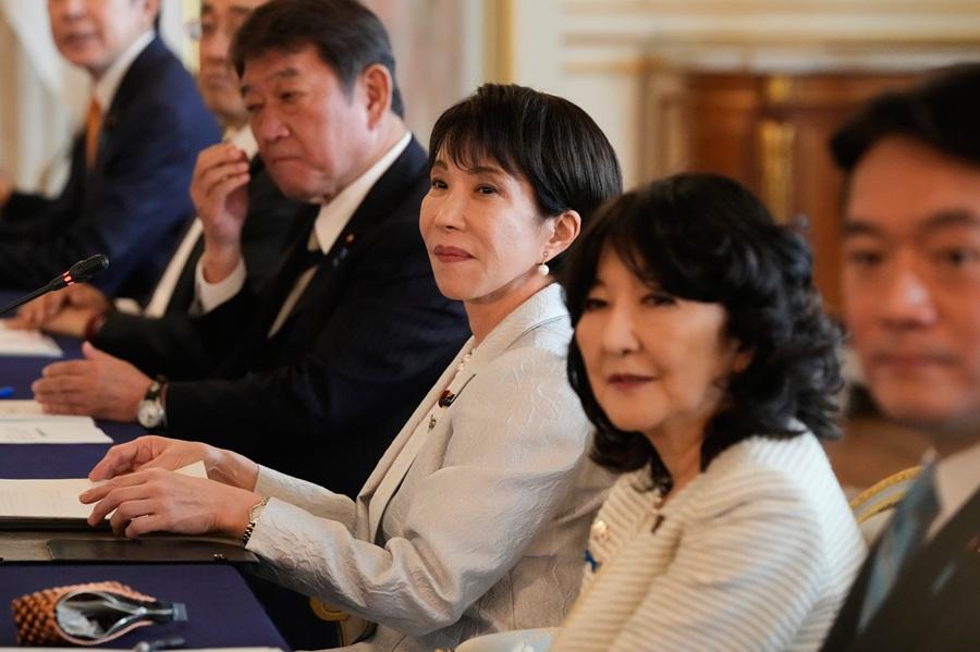 議員質問有否試過網購 高市早苗接招:對鞋連內衣都係網購