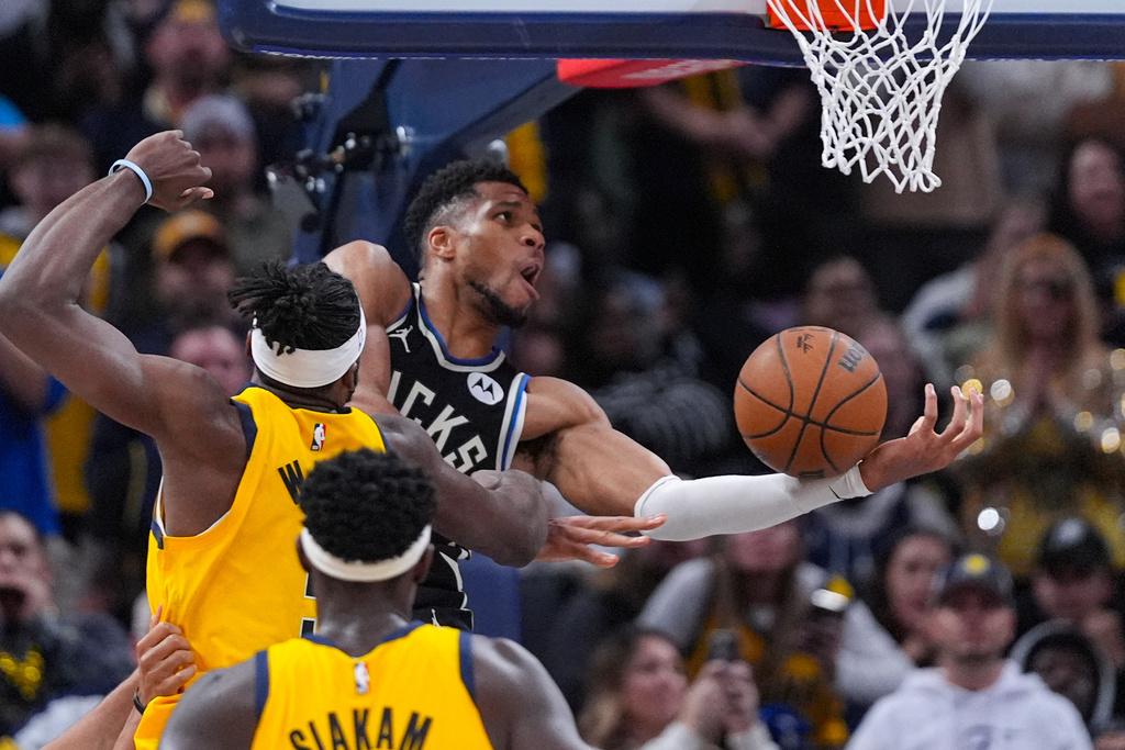 公鹿117:115擊敗溜馬。(美聯社)