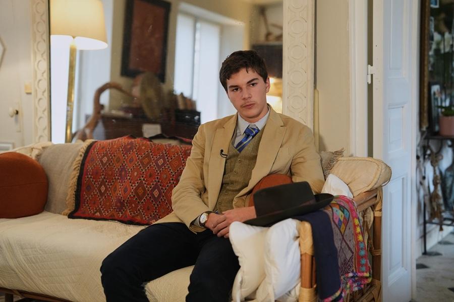 羅浮宮失竊案「福爾摩斯神探照」爆紅 真身竟是15歲少年