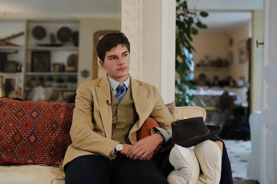 羅浮宮失竊案「福爾摩斯神探照」爆紅 真身竟是15歲少年