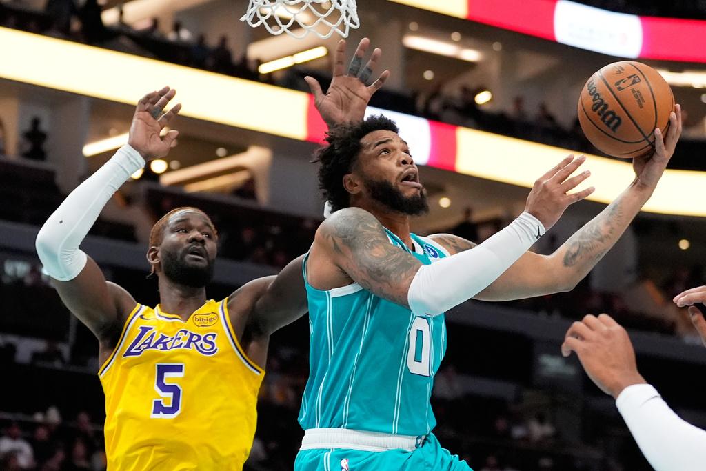 湖人121:111擊敗黃蜂。(美聯社)