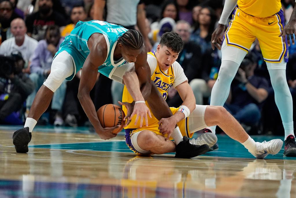 湖人121:111擊敗黃蜂。(美聯社)