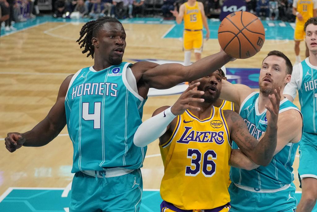 湖人121:111擊敗黃蜂。(美聯社)