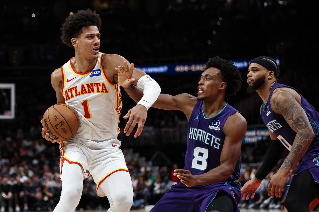 鷹隊前鋒謝倫莊臣(Jalen Johnson)。