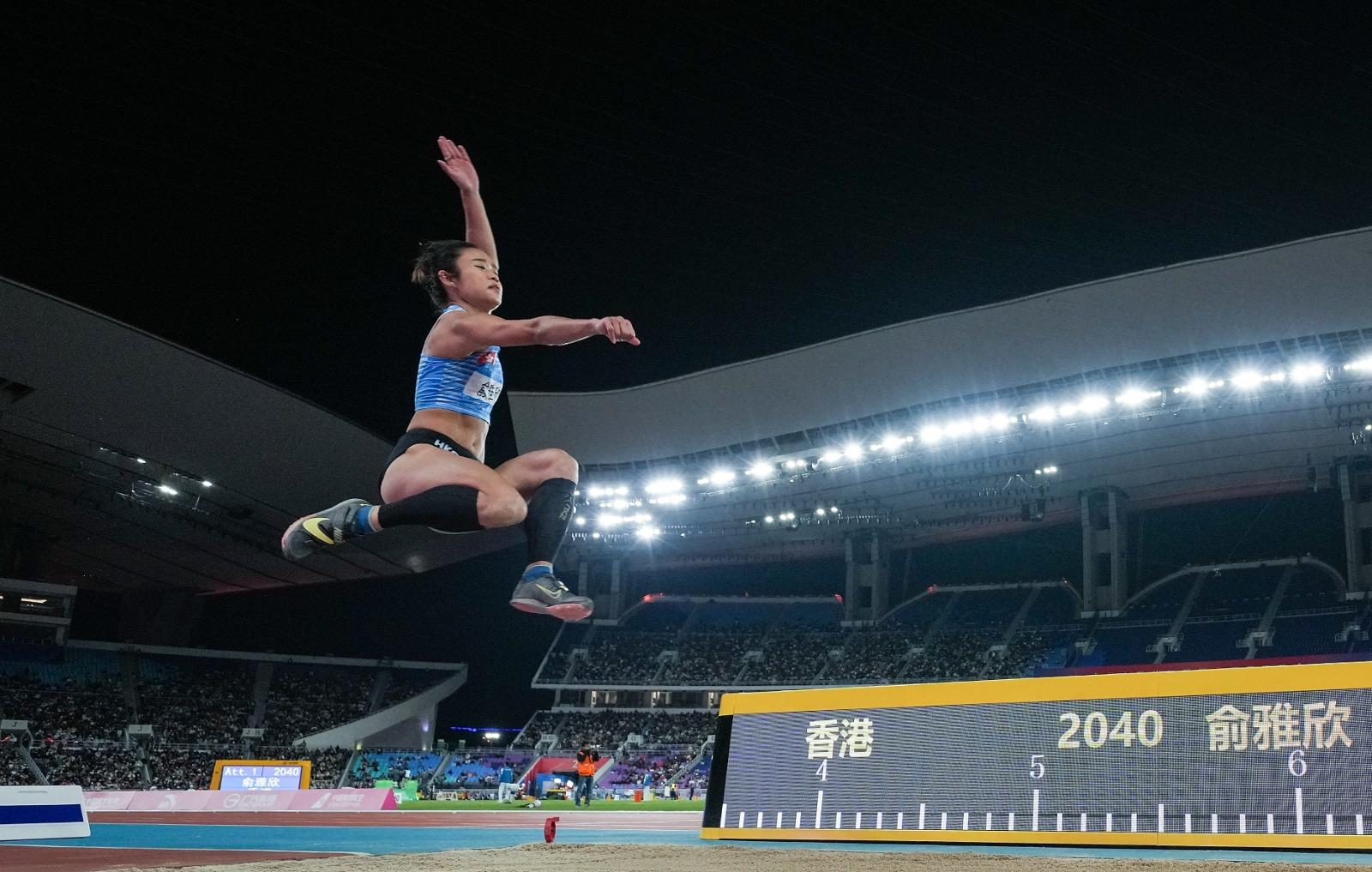 俞雅欣在全運會首兩次都未能成功試跳。(新華社)