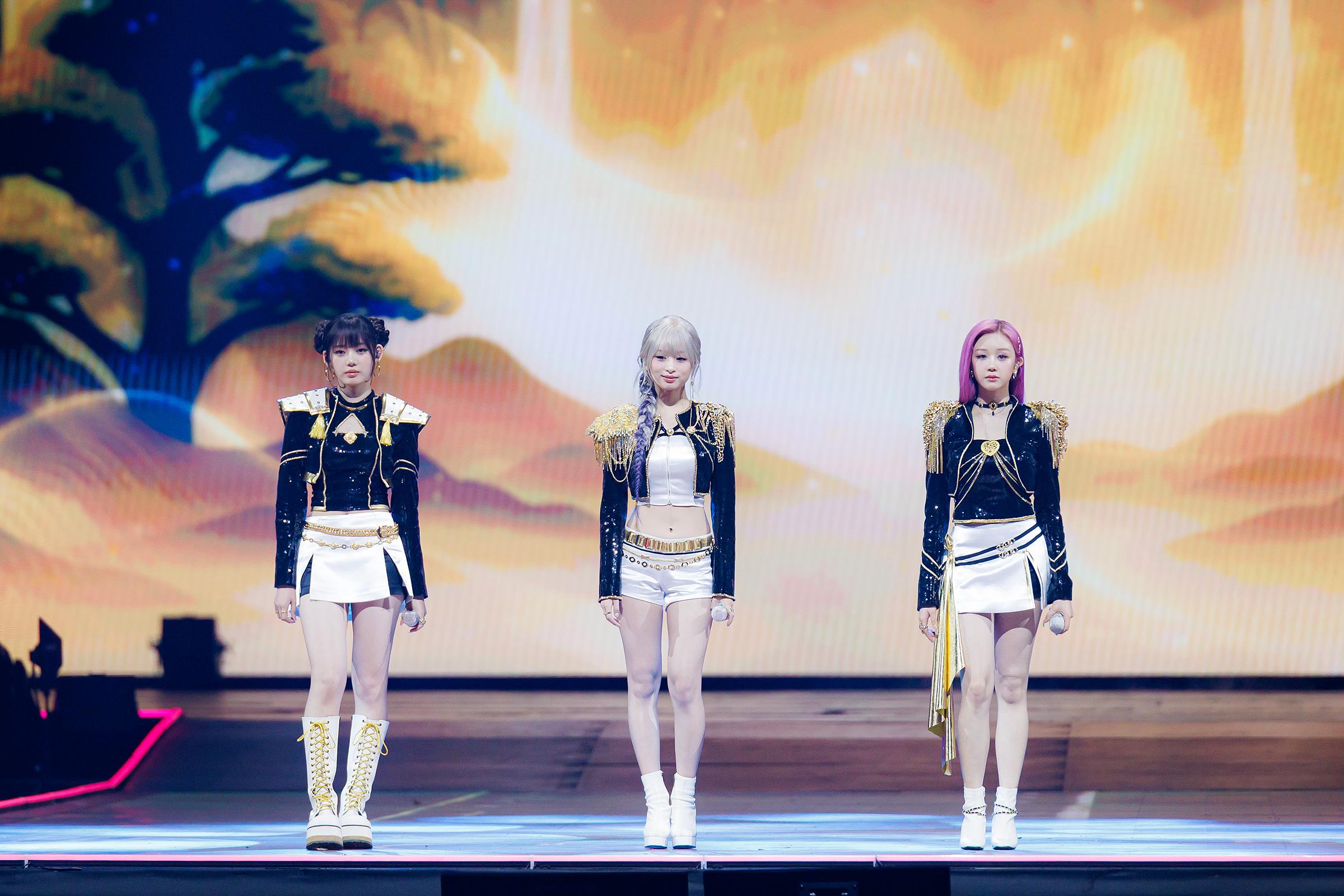 BABYMONSTER 成員 PHARITA、AHYEON 和 RORA 將化身 HUNTR/X奉上特備演出。