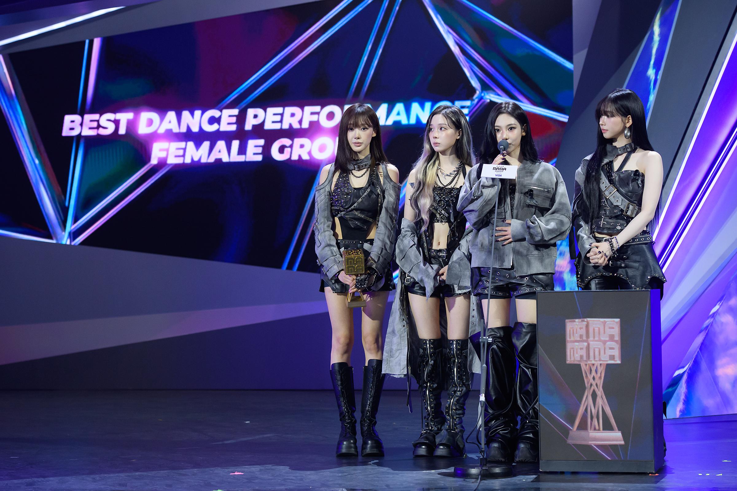 女團aespa獲《2025 MAMA AWARDS》BEST DANCE PERFORMANCE FEMALE GROUP。