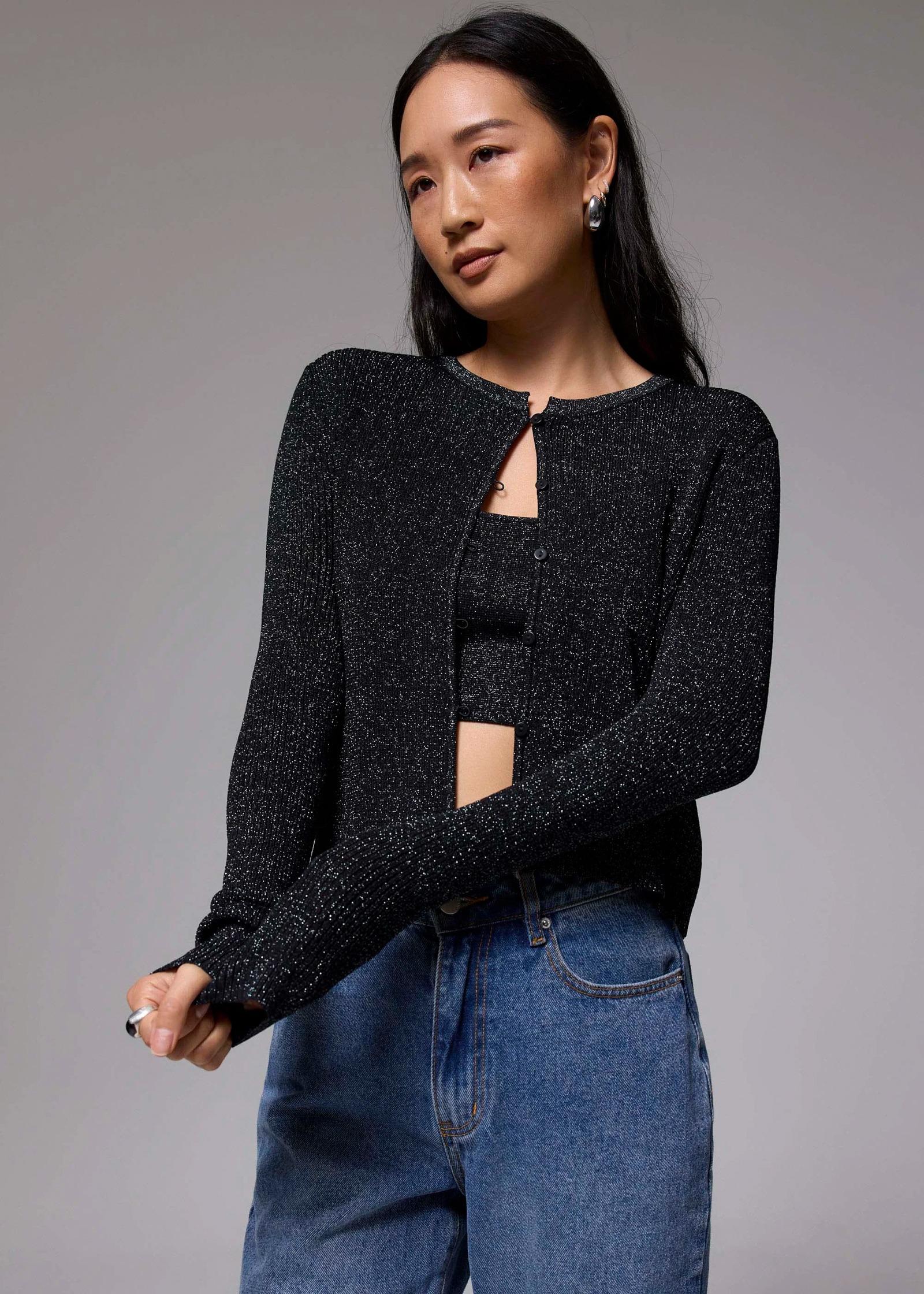 Crop Round Neck Knit Cardigan (Black) 原價:$389、優惠價:$230 (59折)