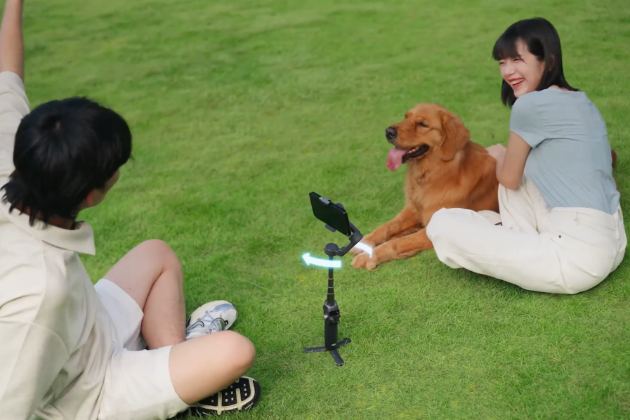 DJI Osmo Mobile 8最新支援360°水平無限制旋轉。