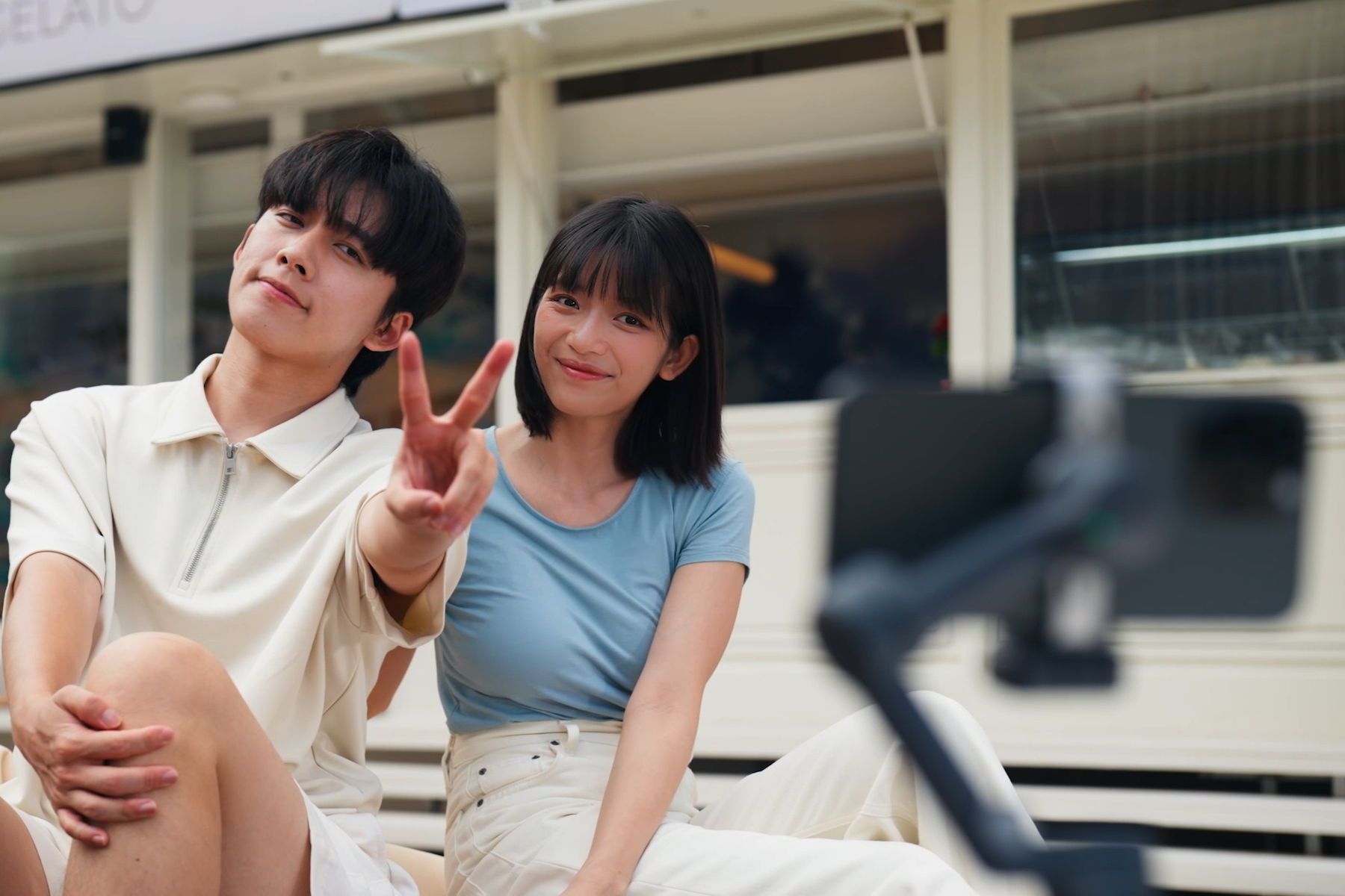 DJI Osmo Mobile 8有多個手勢控制功能,可遠距離操作。