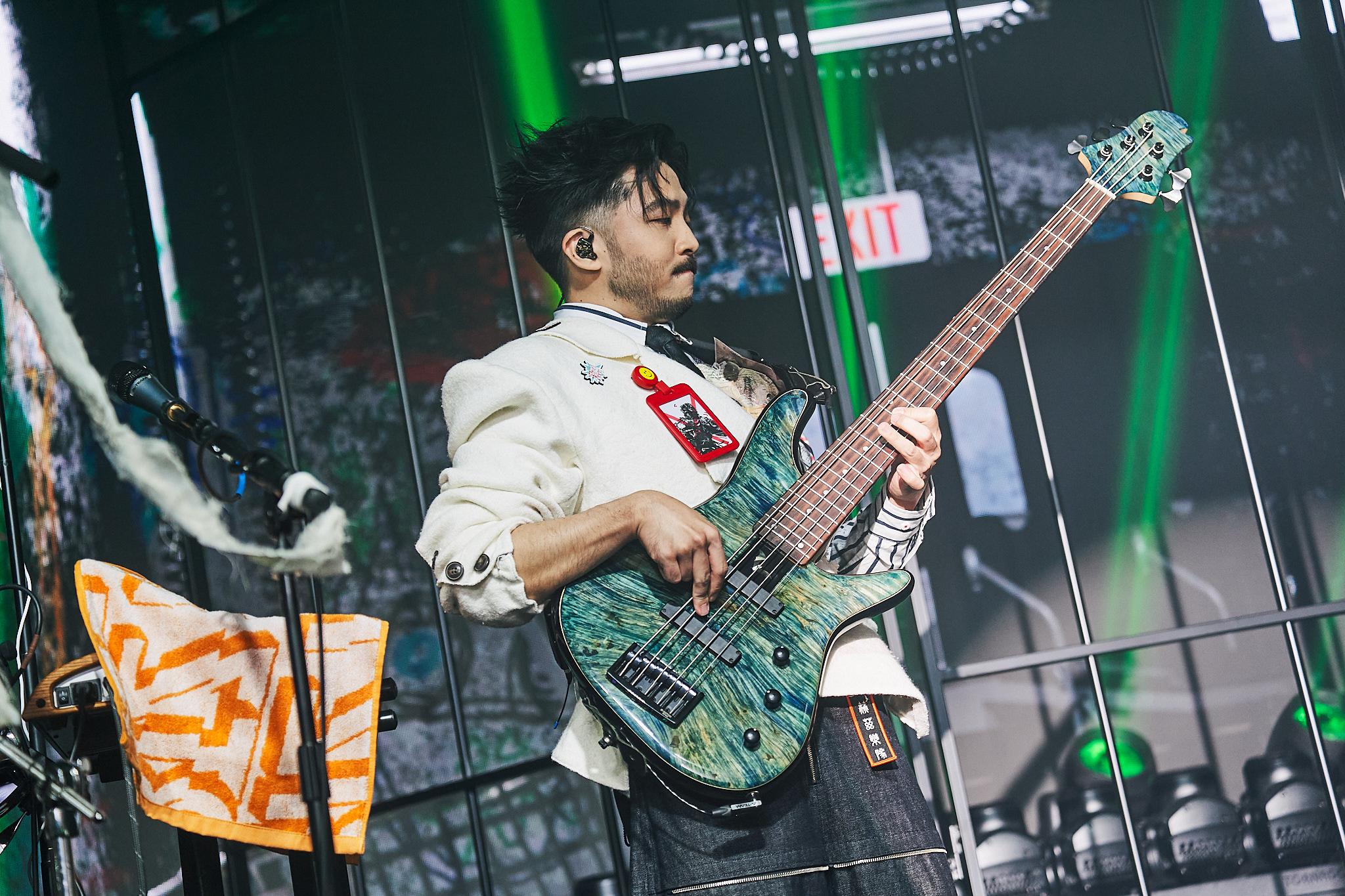 低音吉他手Ray,《The Hertz Live In 正常病院 2025》演唱會頭場。(攝:Henry Cheung@seafoodhenry)