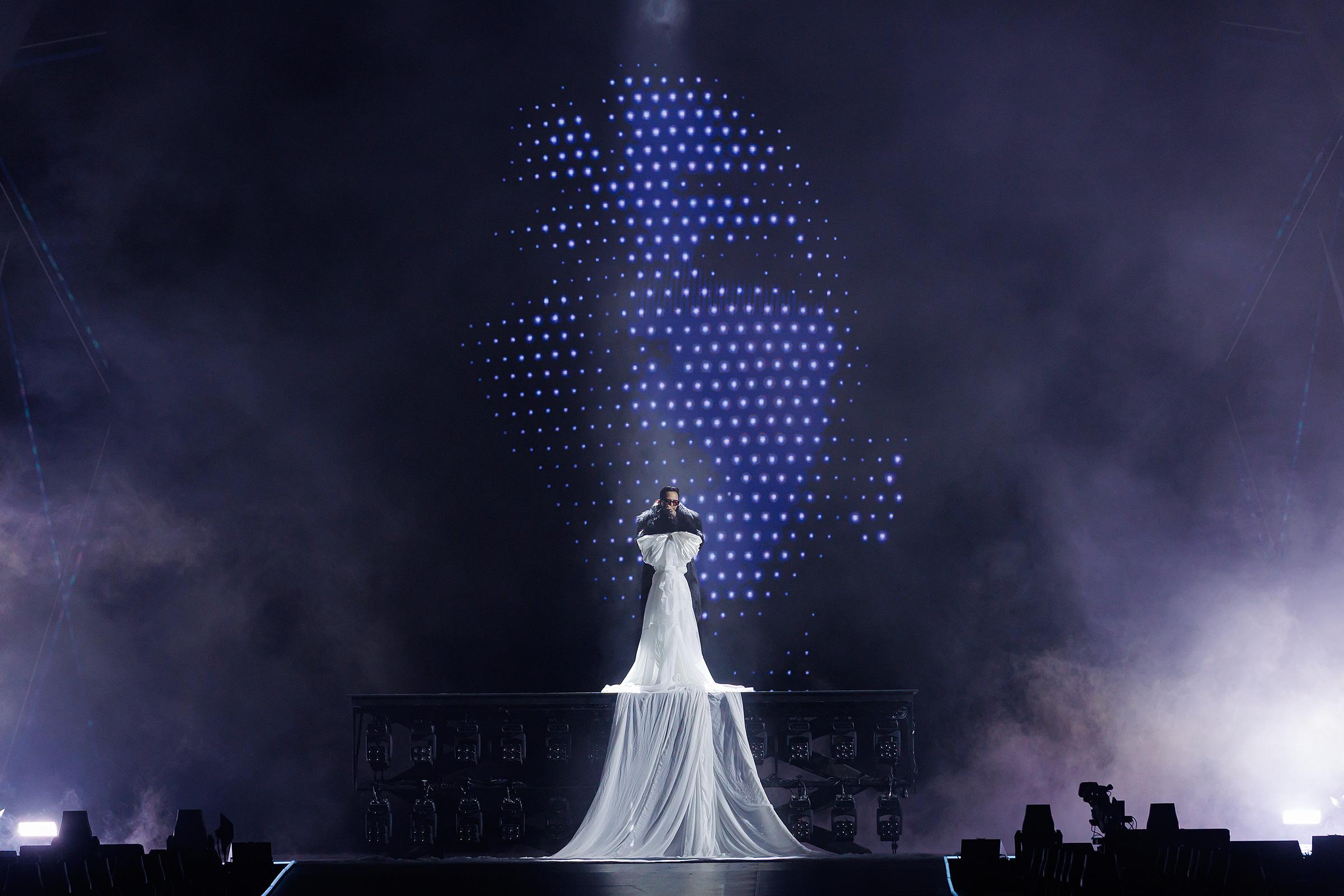 G-DRAGON為《2025 MAMA AWARDS》壓軸獻唱三首歌。