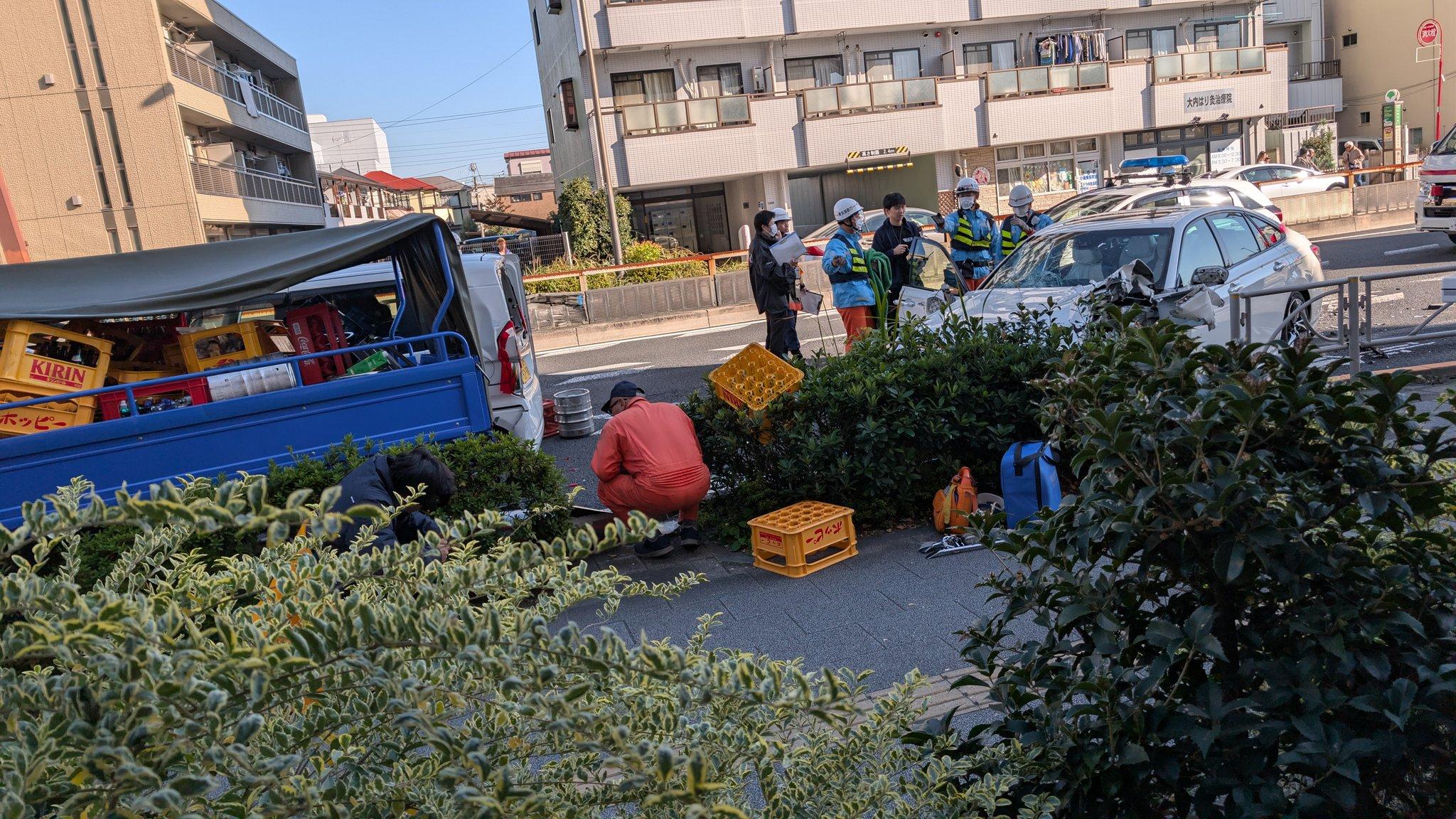日本東京發生汽車撞向行人路事故,導致至少11人受傷(網上圖片)