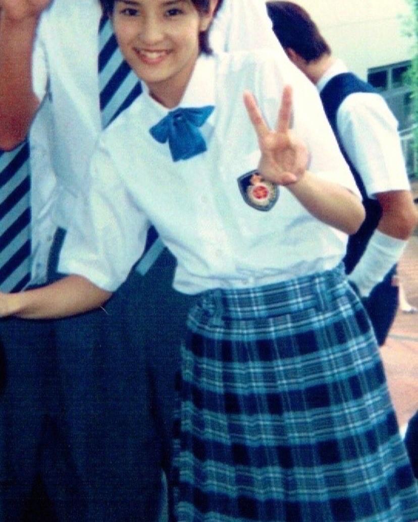 希良梨在日劇《麻辣教師GTO》中飾演水樹奈奈子,4月時她上載舊劇照。