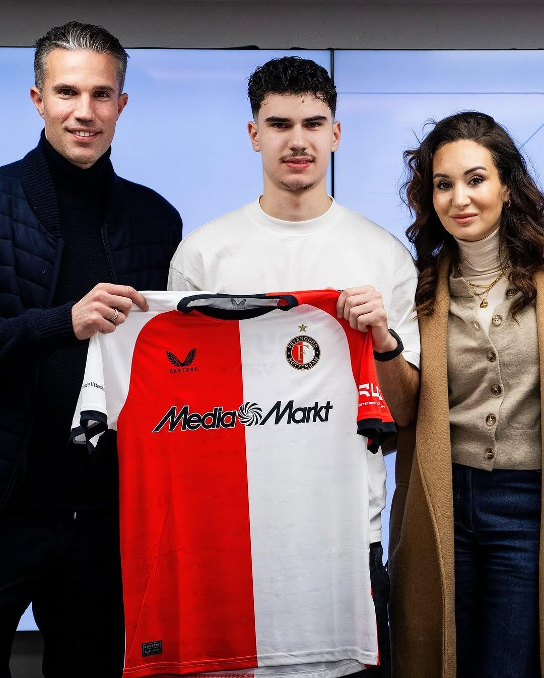 沙基爾雲佩斯(Shaqueel van Persie)2022年與飛燕諾簽下首份職業合約