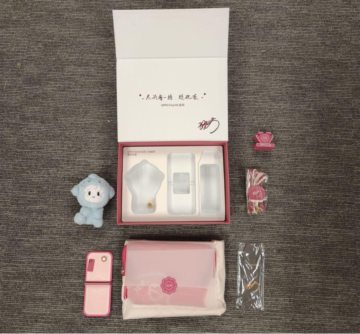 於推廣期內選購 Find X9 系列手機,即有機會獲得這份融合了冠軍精神與頂尖科技的特別禮盒。