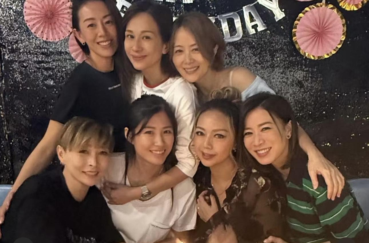 不少網民都大讚「七魔女」凍齡有術,保養得宜。