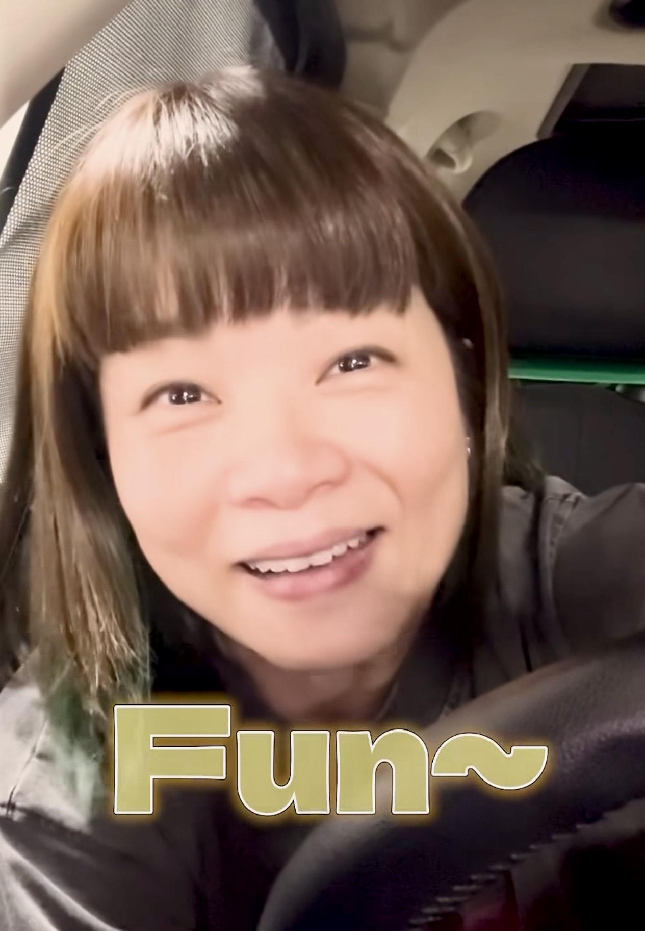 阮小儀更落力宣傳自家頻道,並叫大家多多支持。