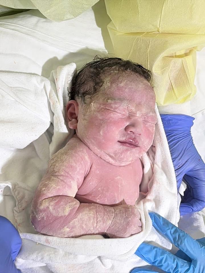 Coffee在社交網宣布第二胎已經順利出世。