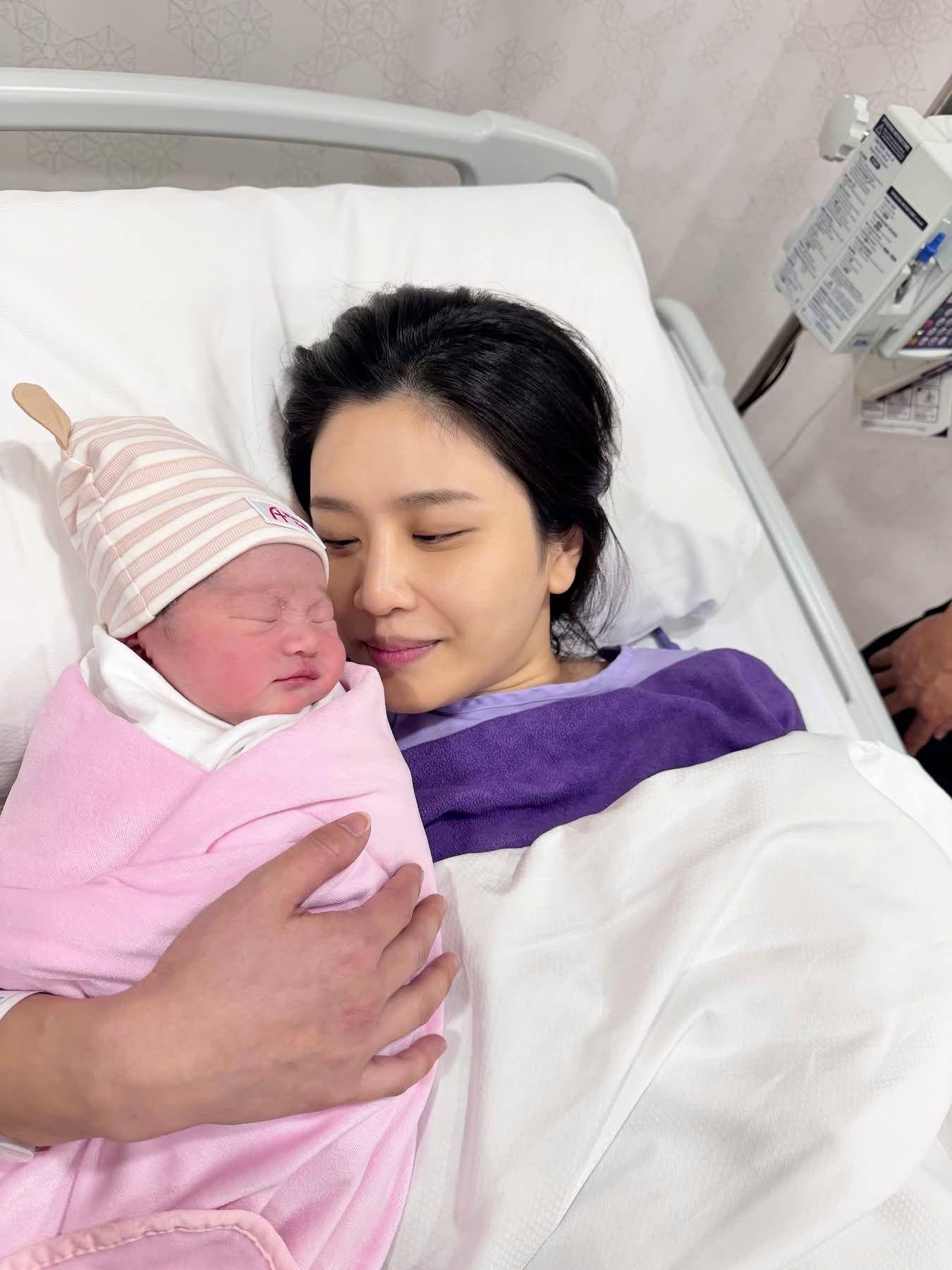 林芊妤表示昨日剖腹,今日仍然未可以落床。