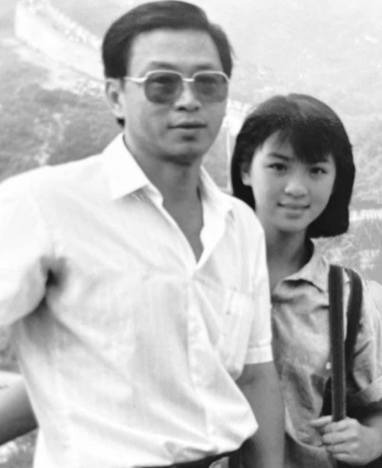 陳煒與父親的合照。