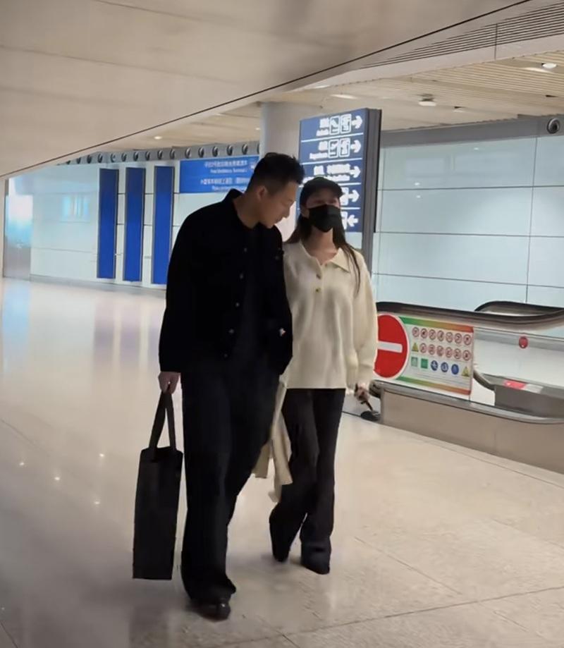 汪小菲對Mandy呵護備至。