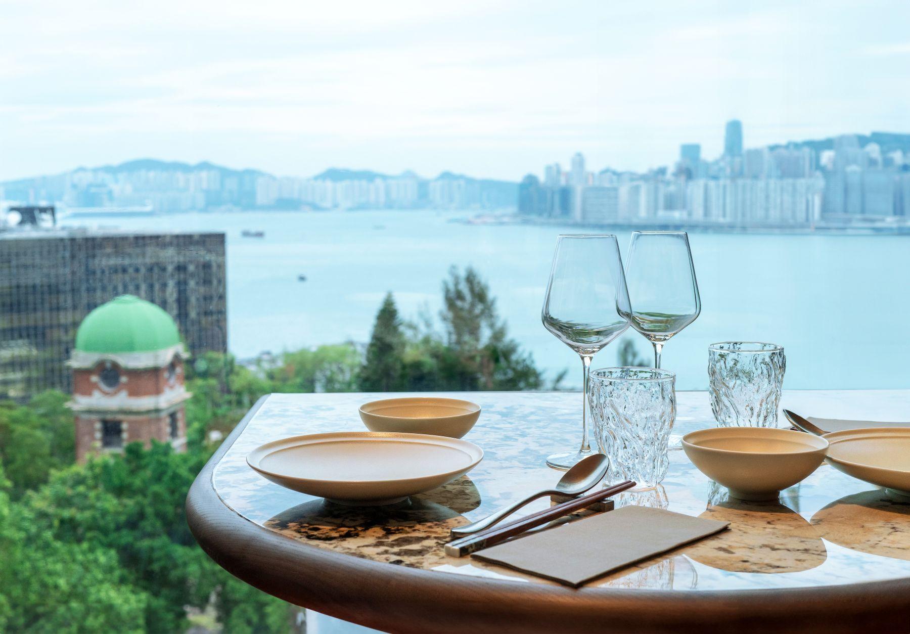 小酒館坐擁海景。