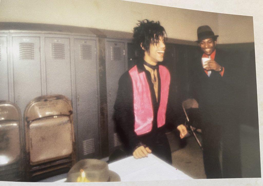 Jellybean Johnson是Prince的伴奏樂手,兩人關係非淺。