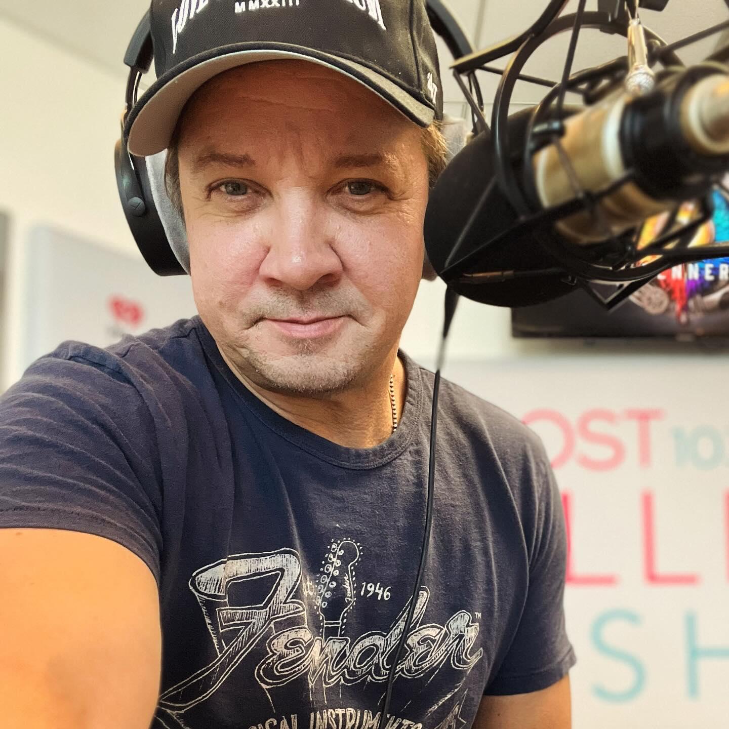 謝洛美對與周依有個自願性接觸,但很快就結束這段純慾關係。