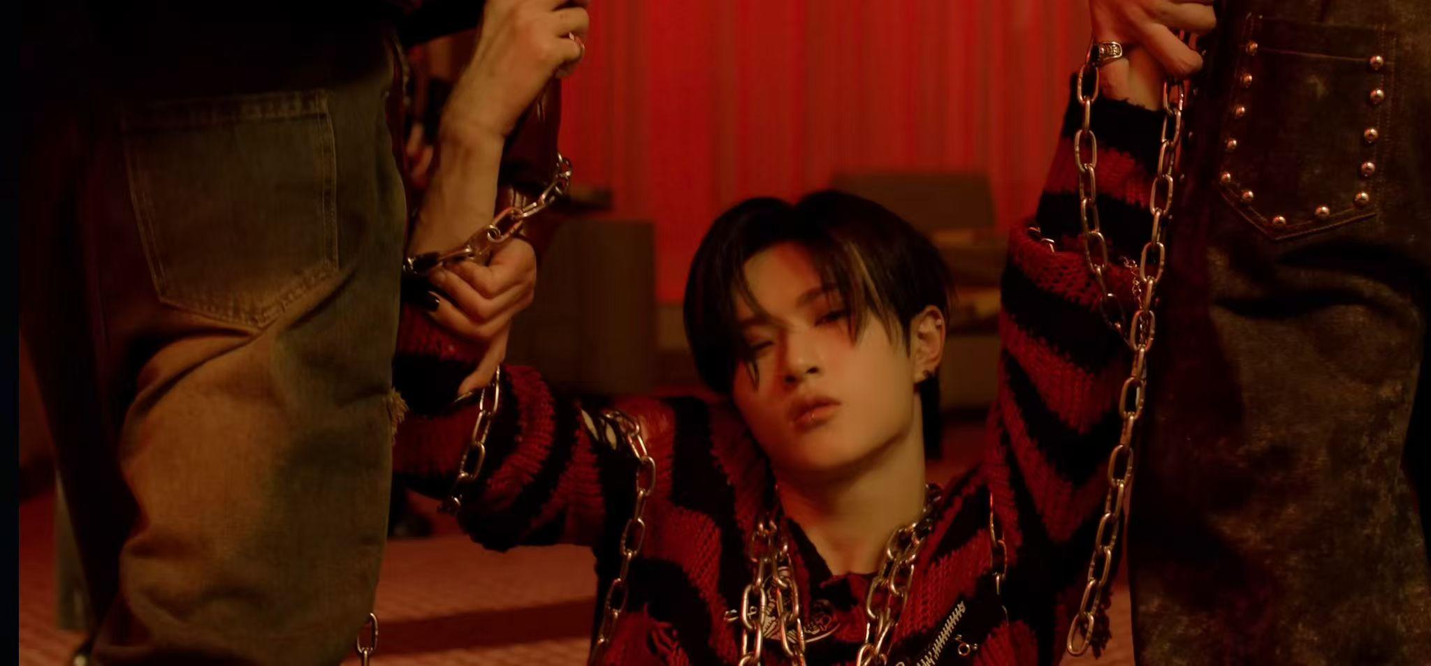 粉絲紛紛議論LEO究竟是吸血鬼還是王子?