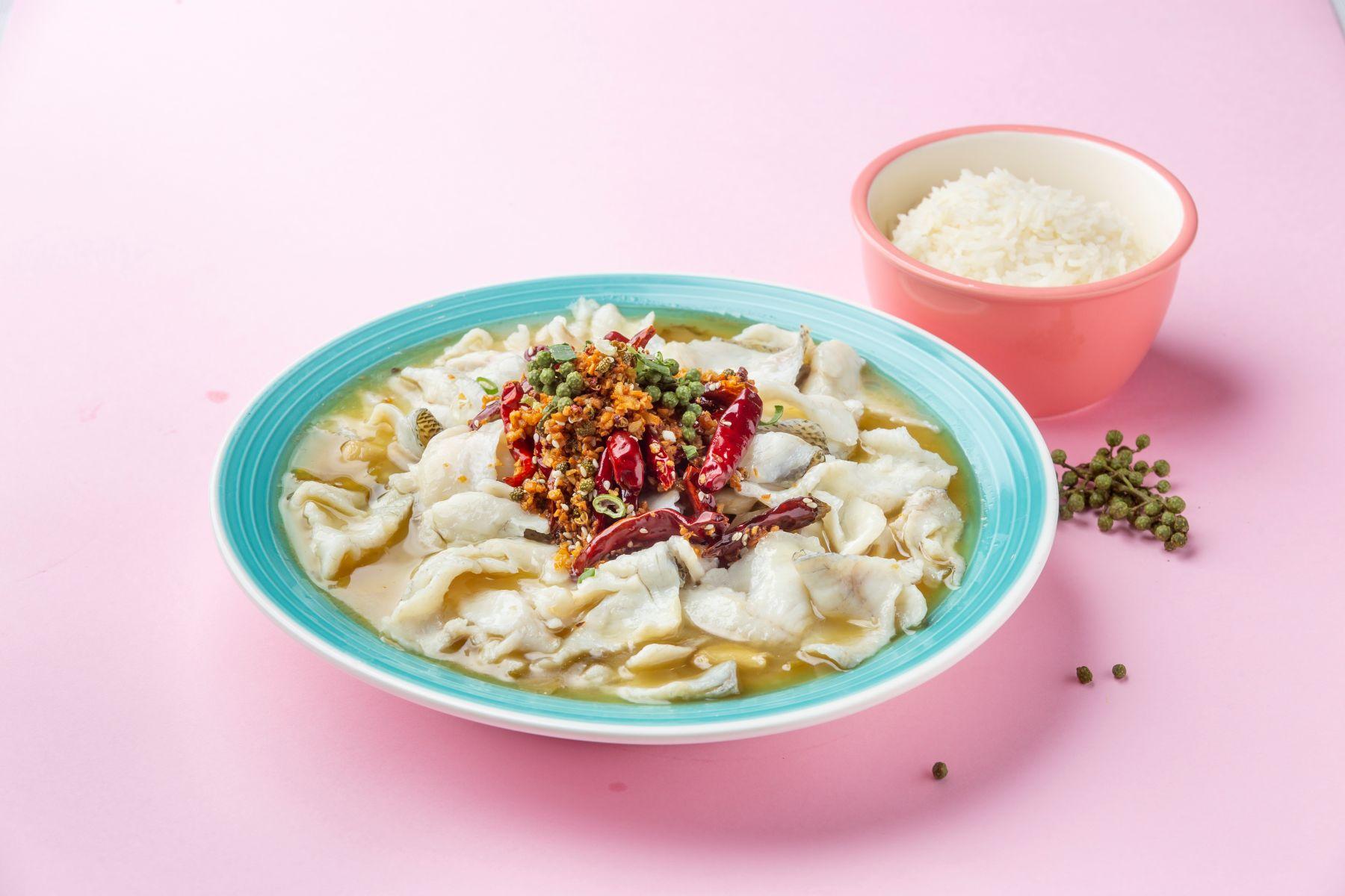 特設一人份量的酸菜魚及多款川菜料理。