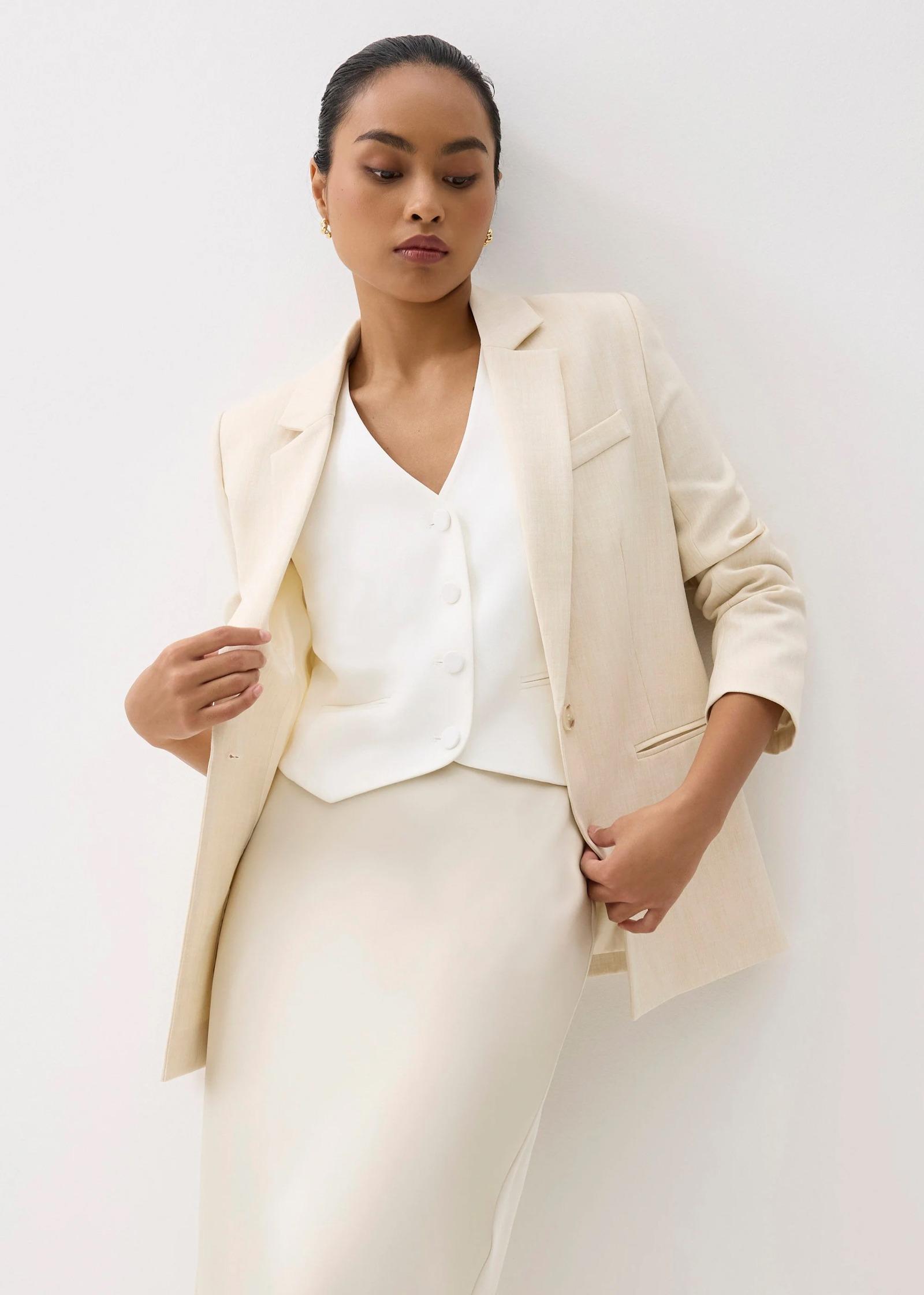 RuchedReady Aera Slim Blazer (Cream) 原價:$649、優惠價:$395 (61折)