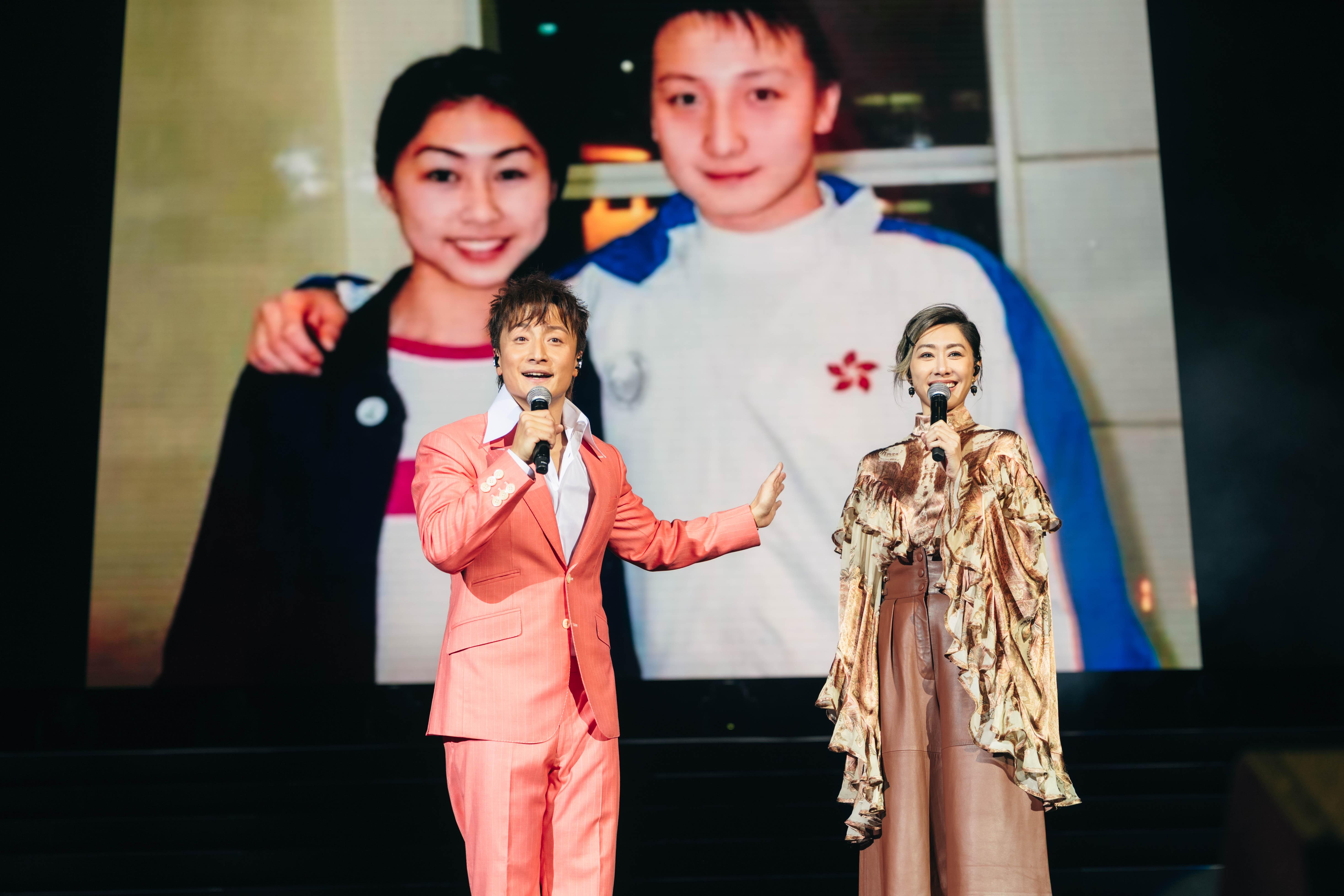 方力申在演唱會上,公開17歲時與胡定欣的合照,大爆兩人相識近30年。