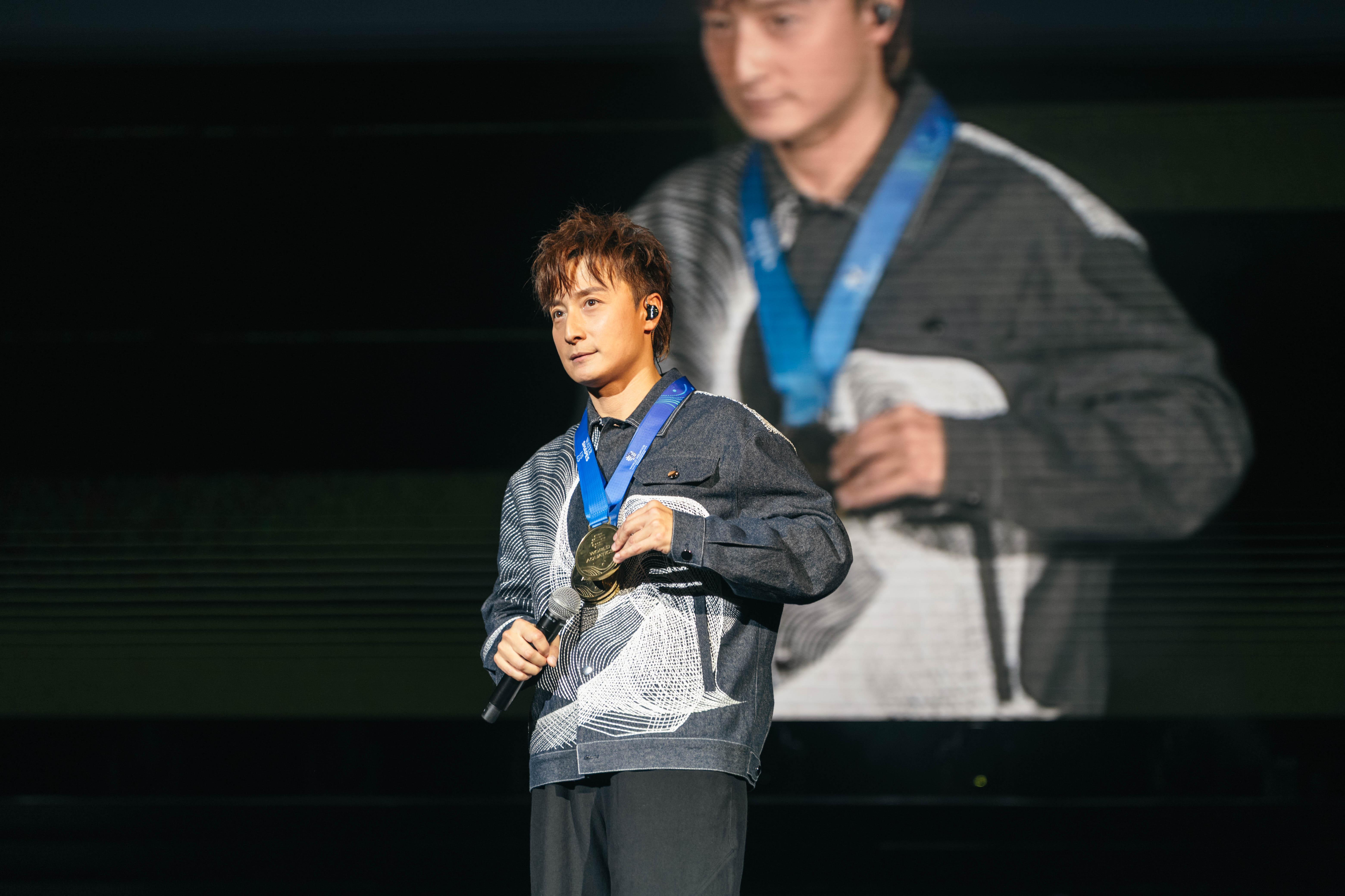 方力申自言不是非「前香港運動員」或「過氣冠軍」,而是「今天的世界冠軍」。