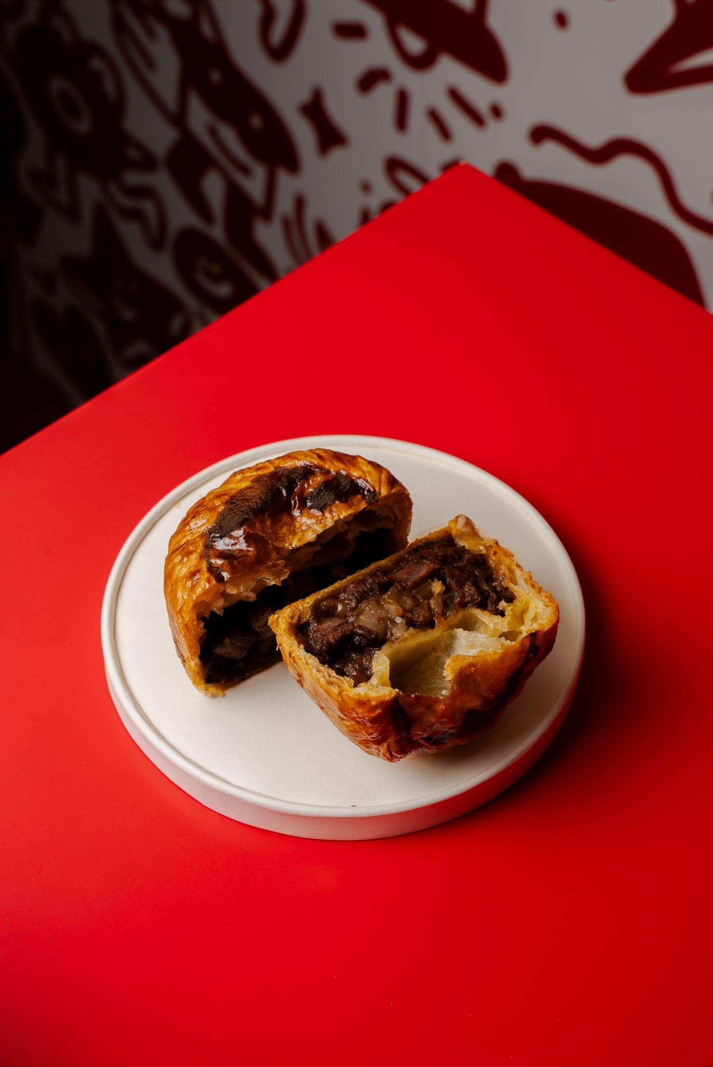 大班樓:川椒牛肋肉批 ($98)