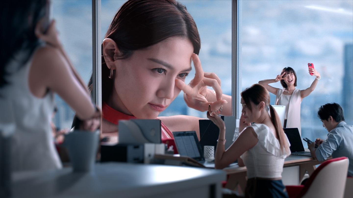 娜姐在鏡頭前施展港女十式,她說非常容易。