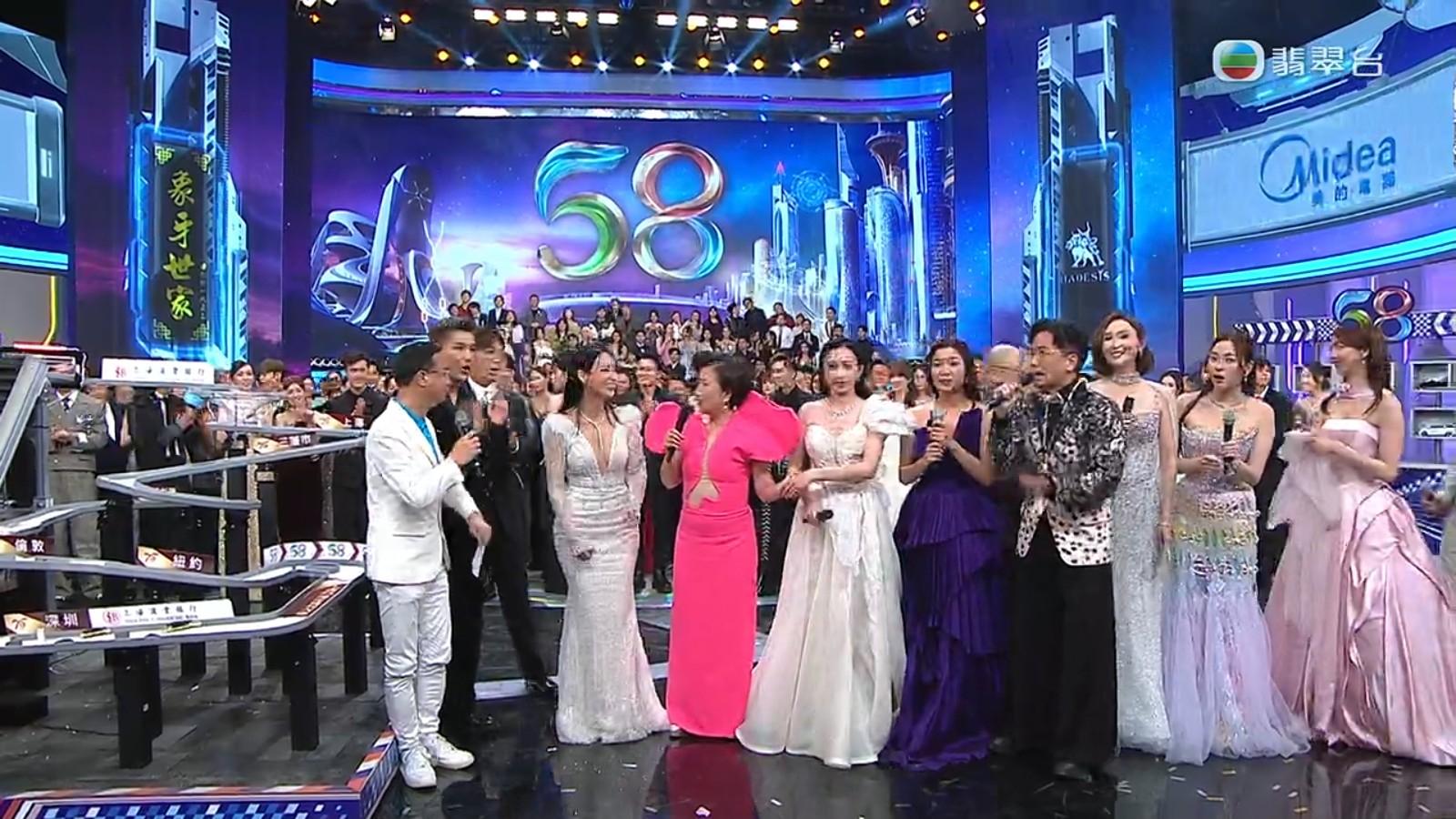 遊戲擺烏龍,場面顯得有點尷尬。