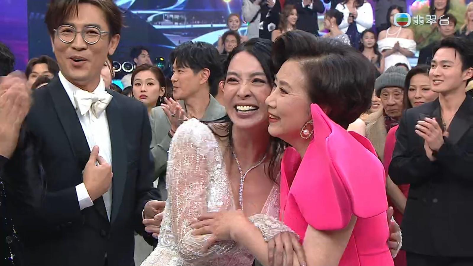 遊戲擺烏龍,場面顯得有點尷尬。