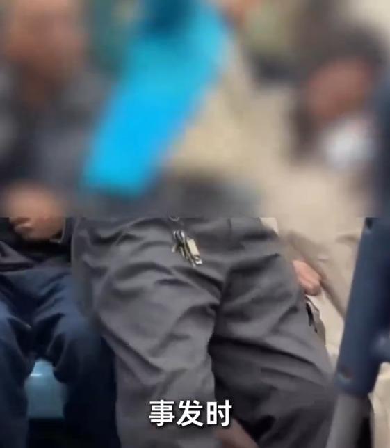 上海地鐵9號線列車運行途中,發生爭議事件。